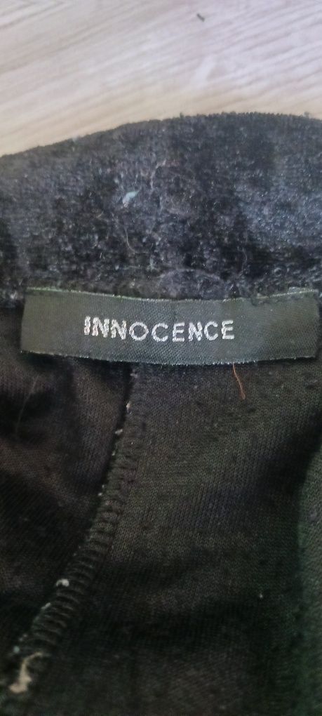 Czarna welurowa spódniczka rozkloszowana Innocence rozm.38