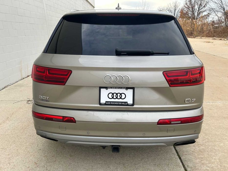 2017 Audi Q7 3.0T Prestige 7 місць