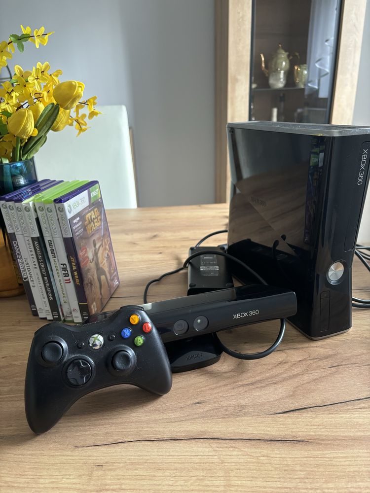 Konsola Xbox360+kinekt+pad+gry