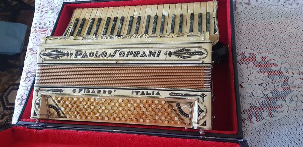 Akordeon paolo soprani 120 basów 4 chóry