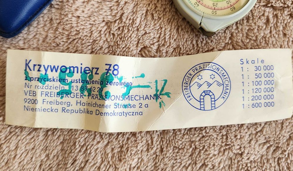 Krzywomierz/kartometr - miernik długości linii krzywych na mapach.