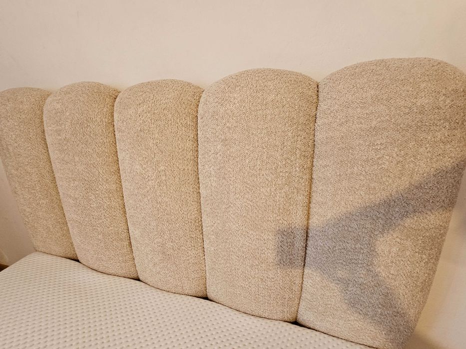 Łóżko tapicerowane Bukla pojemnik na pościel stelaż metalowy 48 listew