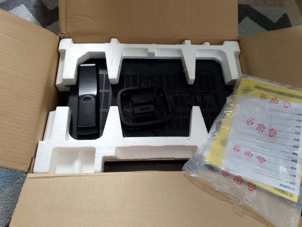 Yamaha RX-V483 amplituner wifi bluetooth