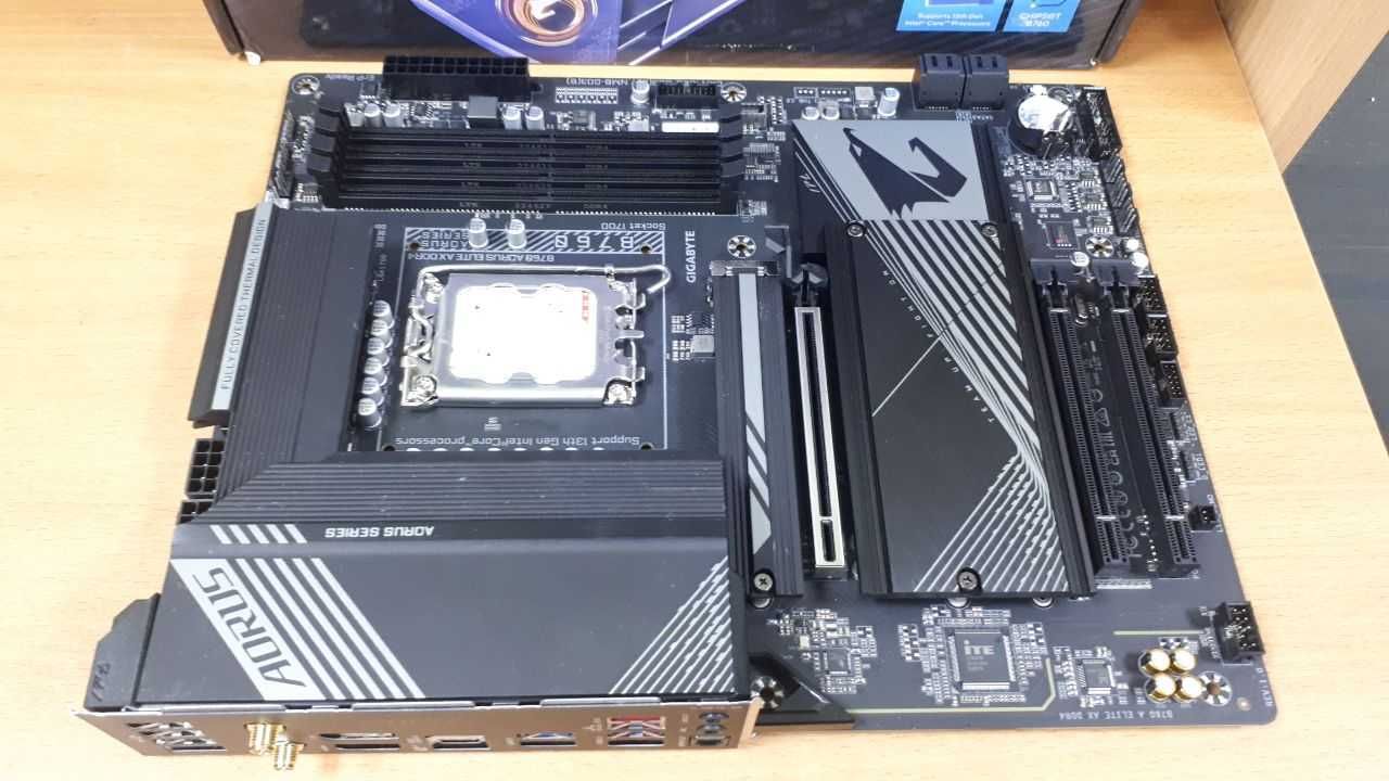 Материнська плата Gigabyte B760 Aorus Elite AX DDR4