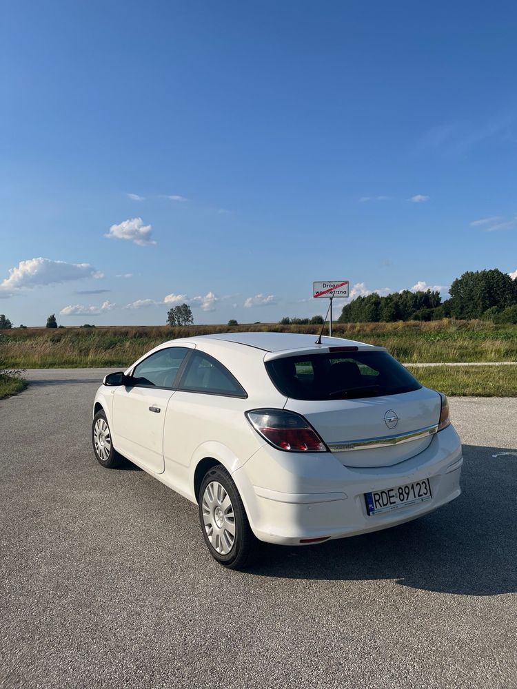 Opel astra h gtc