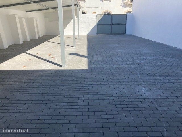 Armazém para arrendar em Torres Vedras