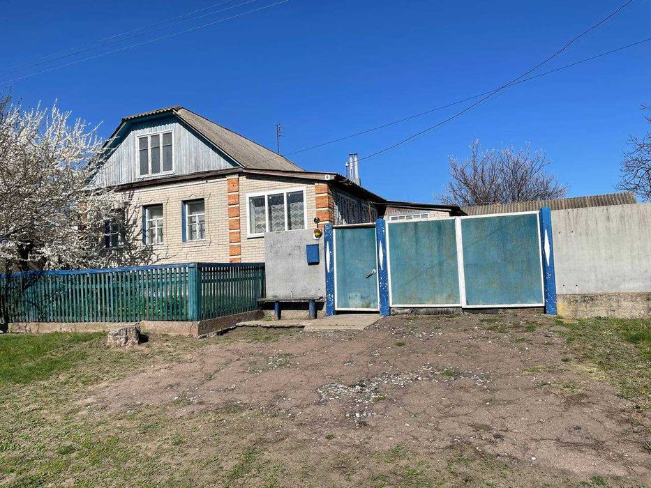 Продається будинок в місті Буринь!!!