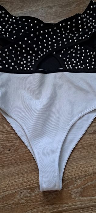 Body biało czarne gorsetowe