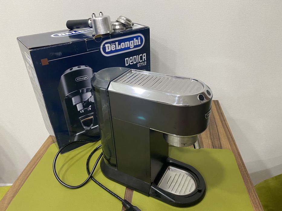 Продам рожковую кофемашину DeLonghi 685