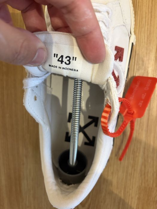 Off-White Vulcanized Low