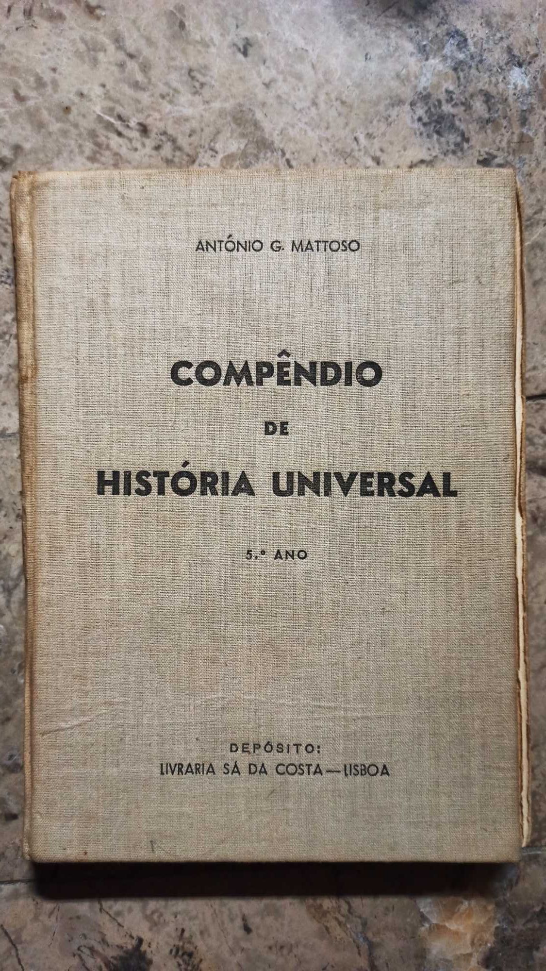 Vários Livros Escolares antigos (de 1920 a 1973)