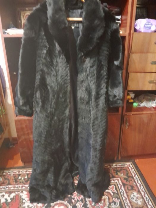 Продам шубу норка чёрна.