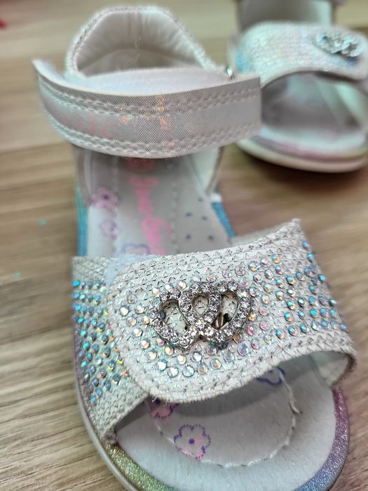 Продам детские Босоножки