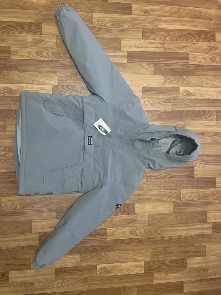 Новий Анорак з бірками pull & bear S розмір ( йде на М )