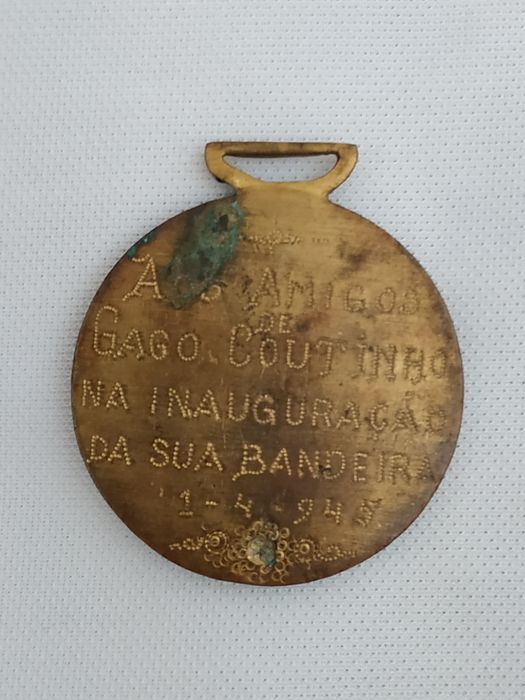 Medalha de 1945 Os Restauradores (Aos amigos de Gago Coutinho)