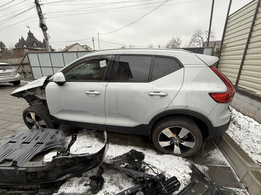 Volvo XC40 2,0 T4 2020 разбор