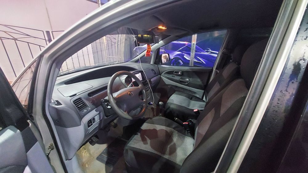 Продам Toyota previa 2.0d. 2001г.в.