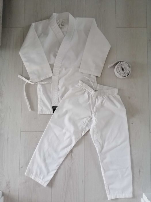 Kimono do karate z białym pasem 120 cm dla dziecka dziecięca jujitsu