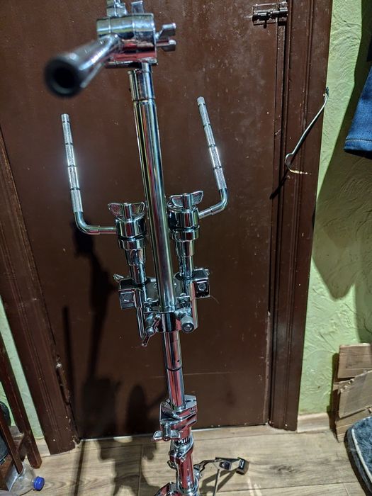 Продам барабанную стойку для томов