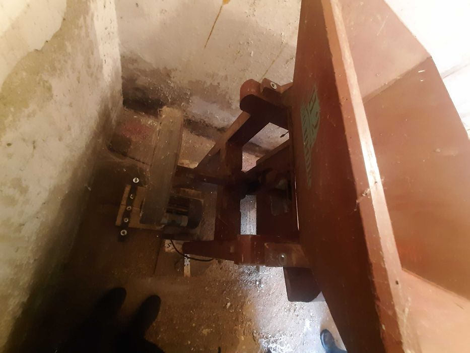 zabytkowy śrutownik