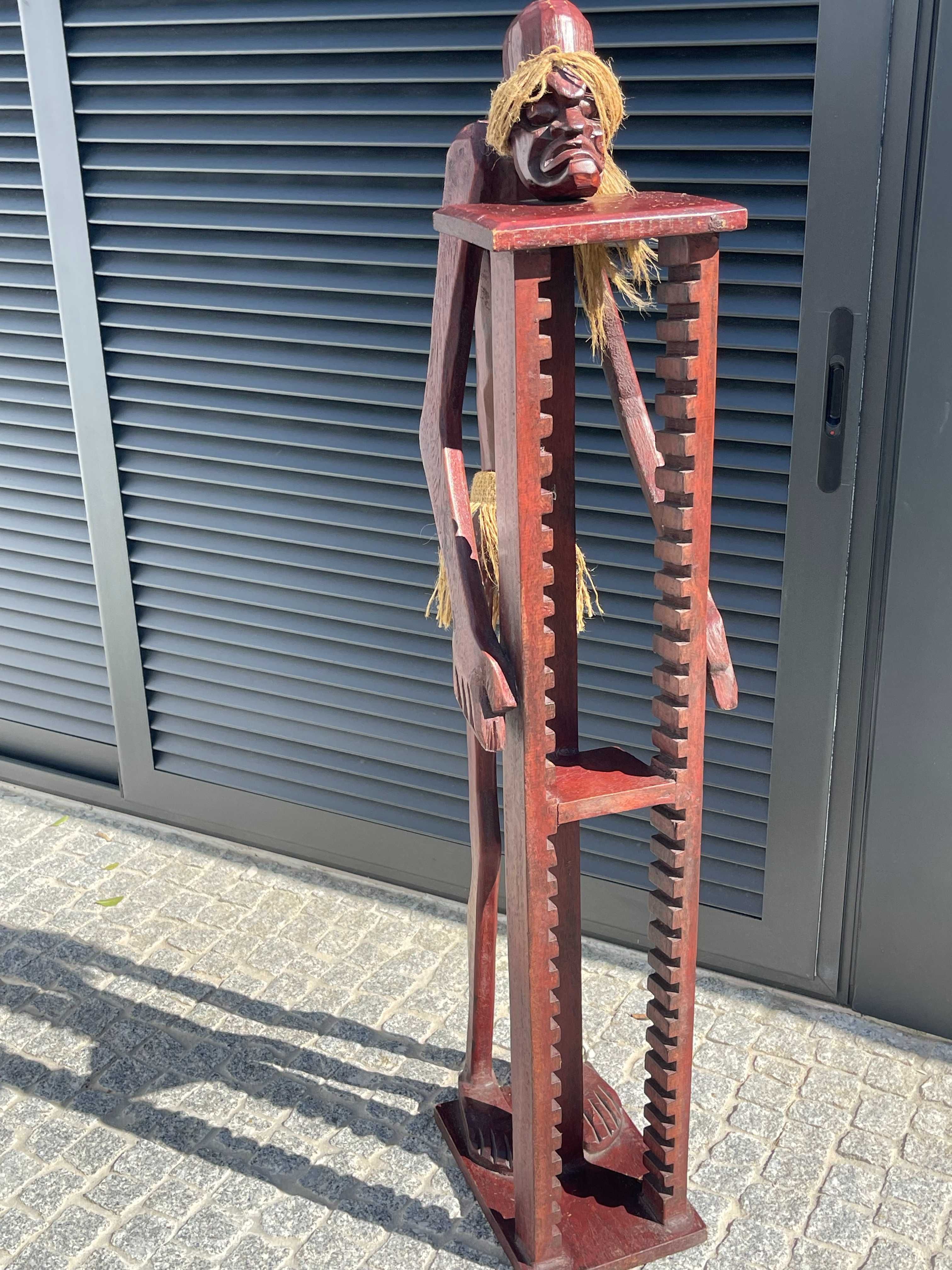 Arte em madeira - Escultura velho - Porta CDS