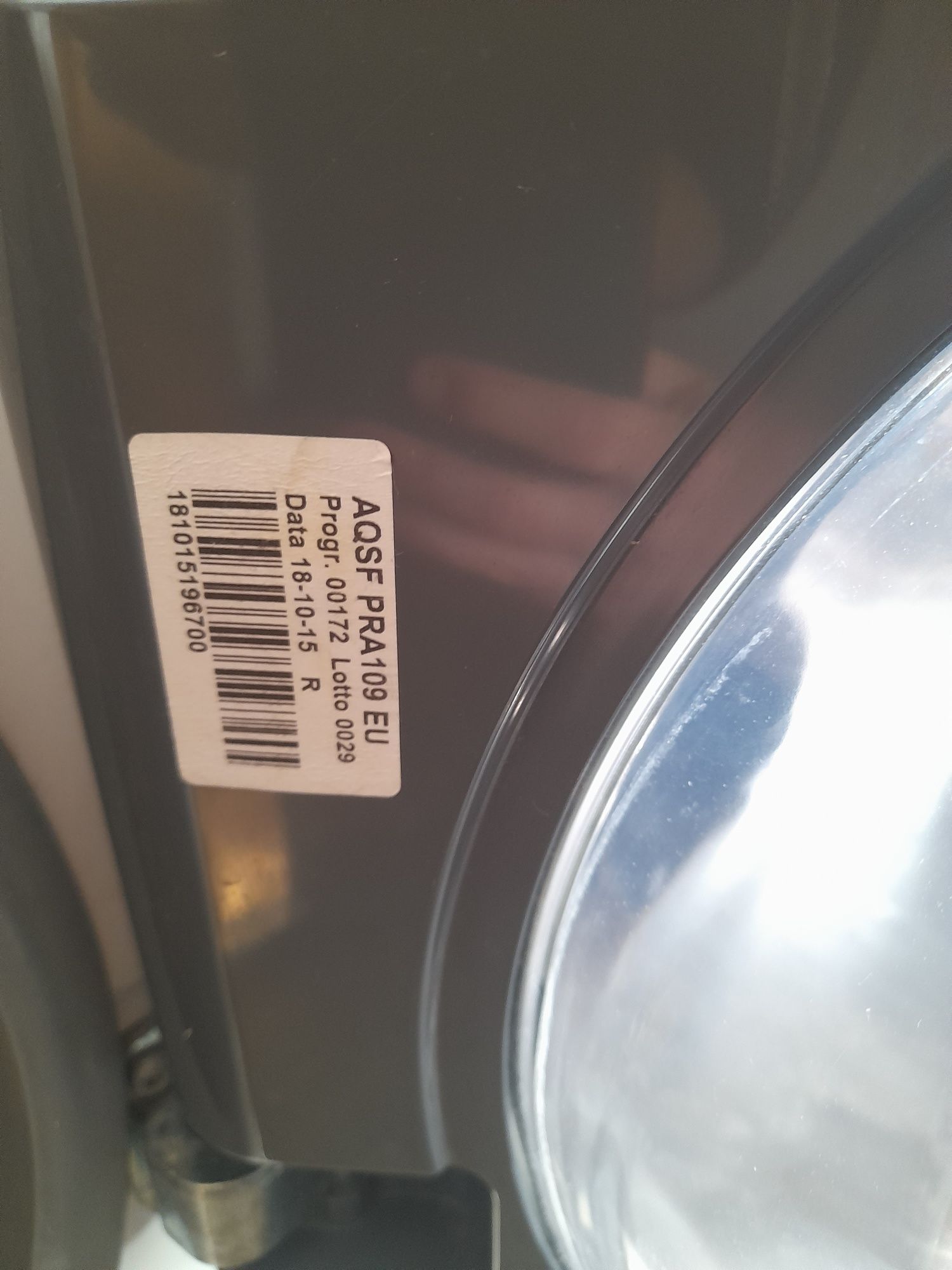 Пральна машинка вузька,тиха в роботі HOTPOINT ARISTON AQS63F 29 EU