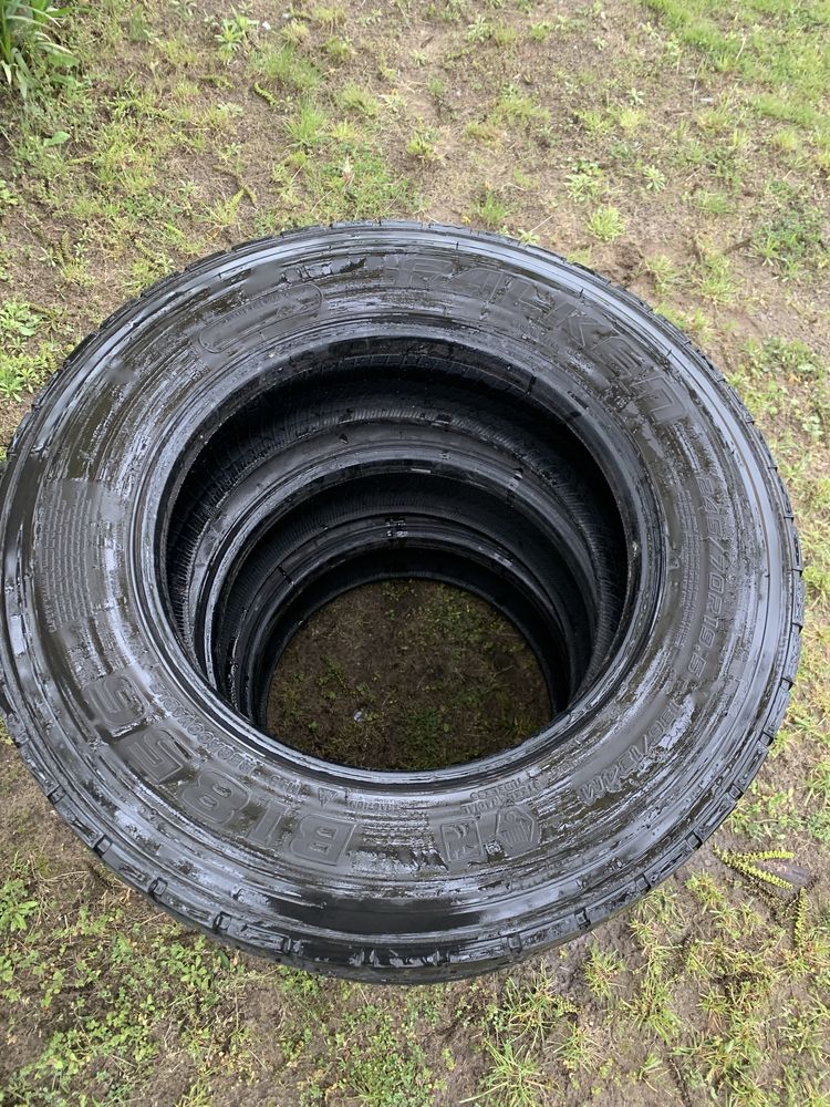 Шини falken 245/70 r19,5