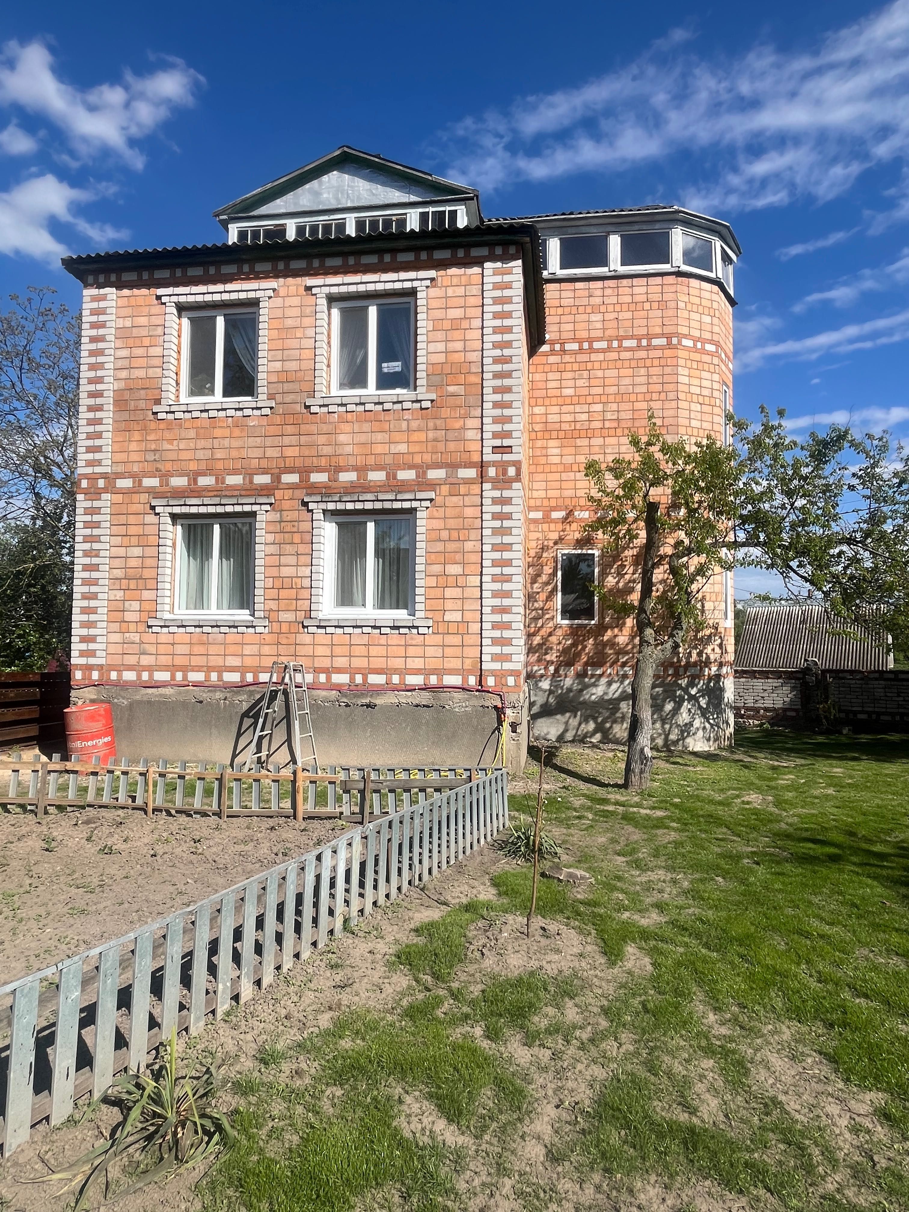 Продам будинок по вул. Південно-Кільцева з меблями