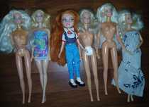 Bonecas Barbie e outras