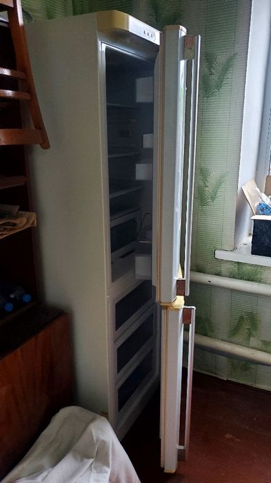 Продам холодильник Samsung RL33EAMS