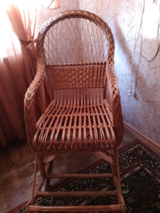 Кресло качалка плетёная
