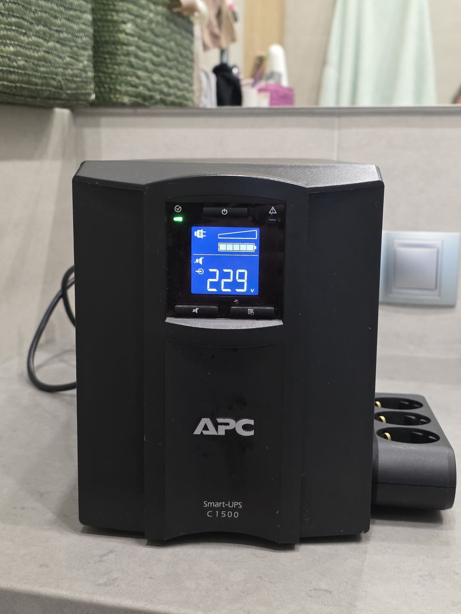 ДБЖ УПС UPC Безперебійник APC Smart-UPS SMC-1500I