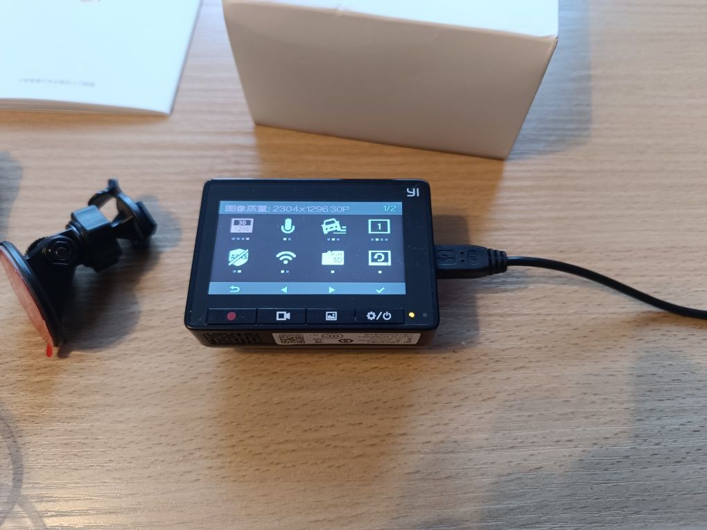 Kamerka samochodowa Xiaomi Yi Dash Cam rejestrator trasy Xiaoyi zestaw