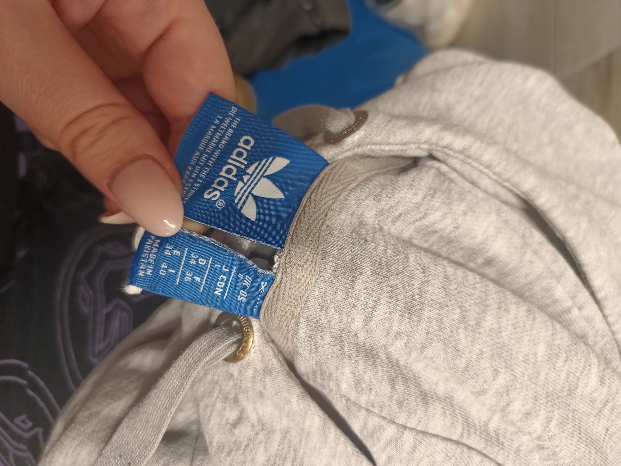 Szara damska markowa bluza z kapturem  Adidas