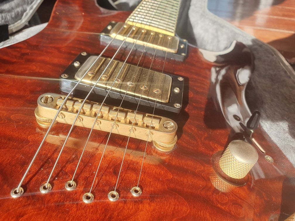 Venda dessa guitarra para comprar mota Tudo isso custou mais de 1000€