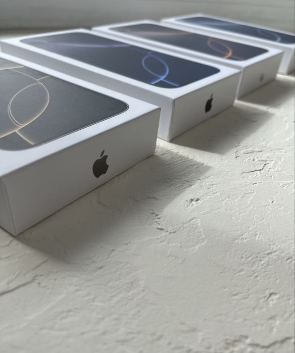 Apple box для iPhone 16 серії