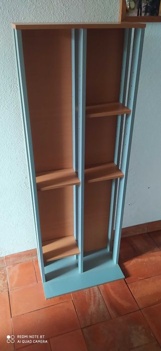 Estante (para DVDs)