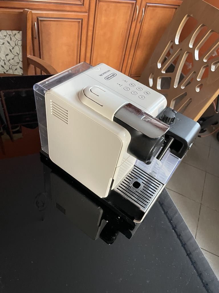 Ekspres DeLonghi Nespresso