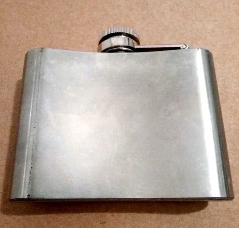 Conjunto de 2 Flasks em Metal - Novos