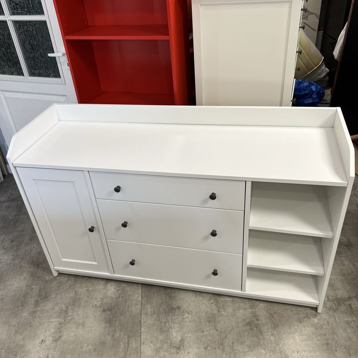 Biała komoda Ikea Hauga