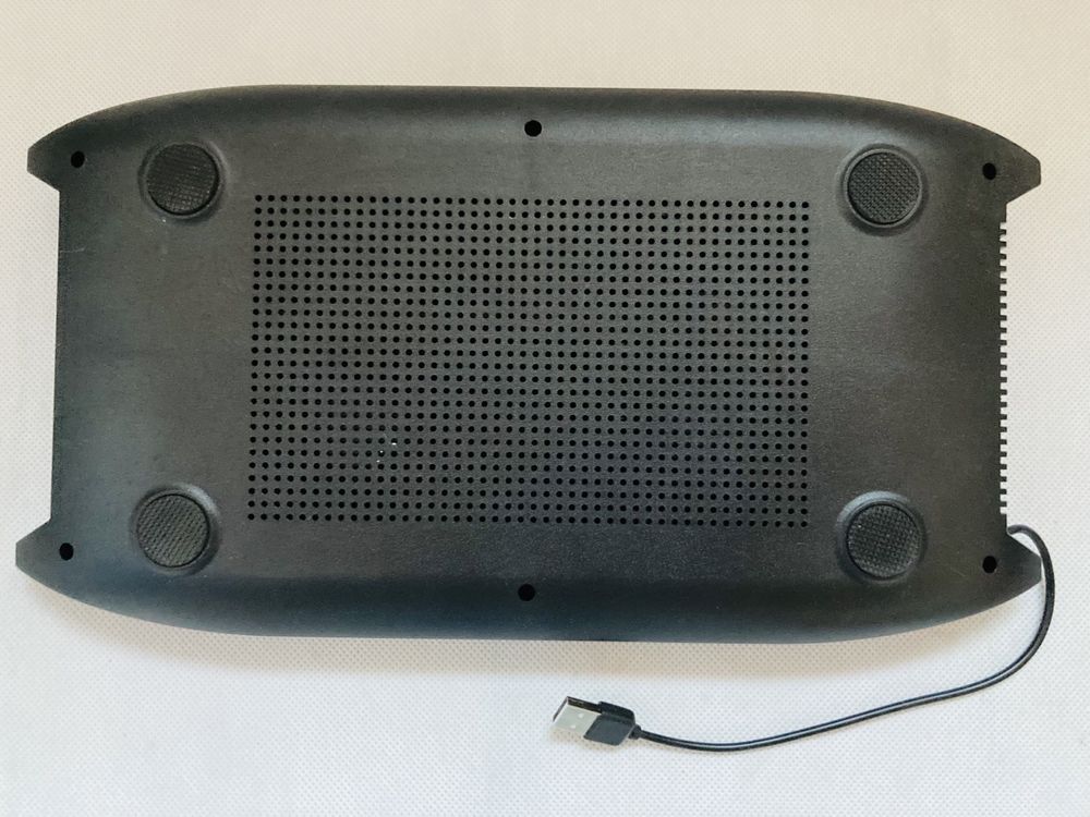 Podkładka chłodząca i ładująca do PS4