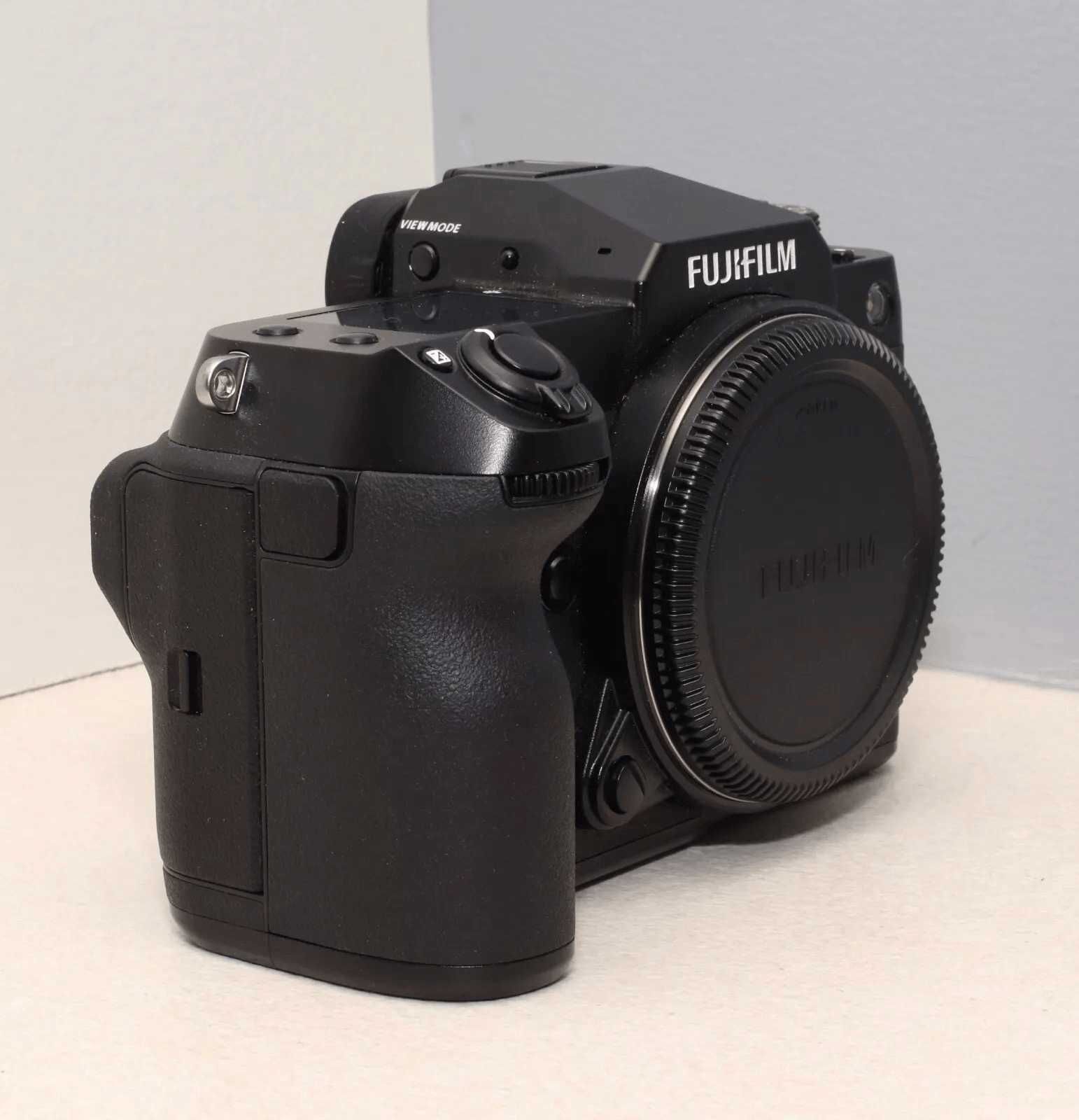 Aparat Fujifilm GFX 50s II - pełen zestaw - niski przebieg migawki