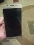 Продам самсунг j5 (не працює)
