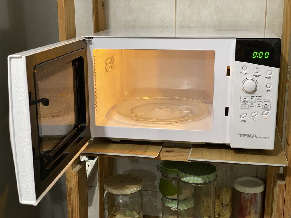 Microondas TEKA.