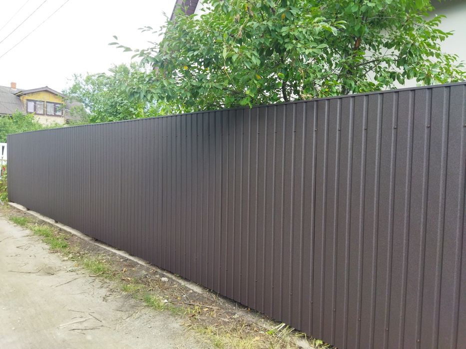 Паркани з профнастилу під ключ ворота відкатні ворота розпашні  забори