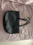 Bolsa preta espaçosa