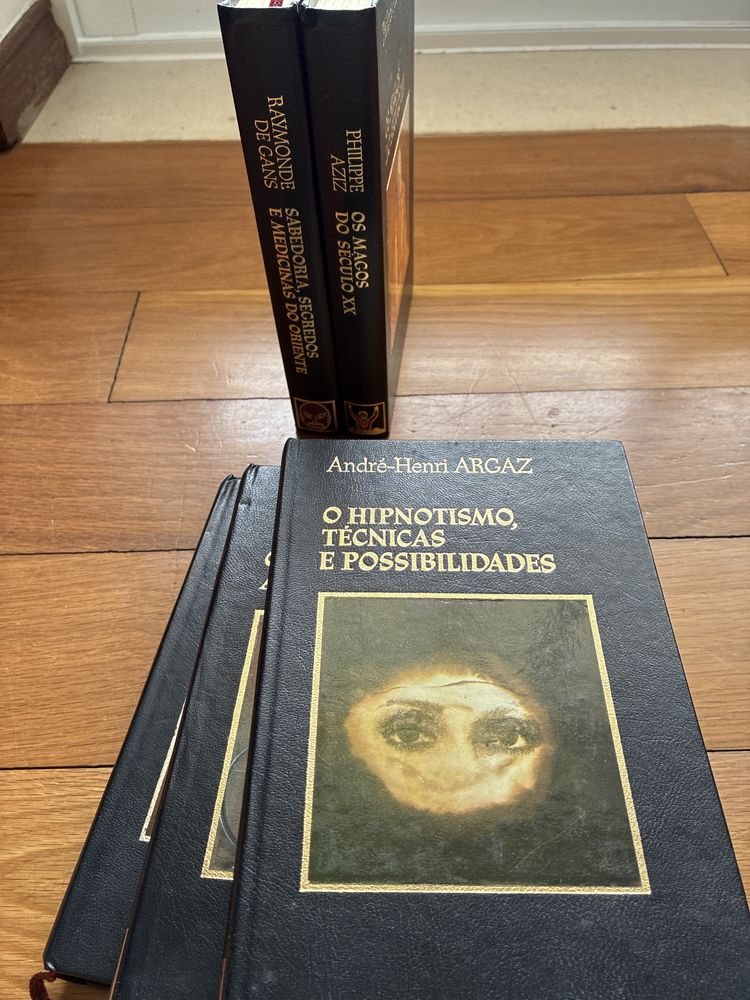Vende-se coleçao de 5 livros antigos -capa dura
