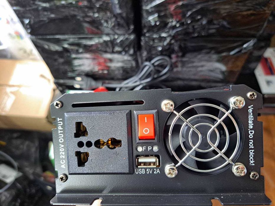 Преобразователь інвертор + зарядка 20А 12-220V 1800W Инвертор ИБП ДБЖ