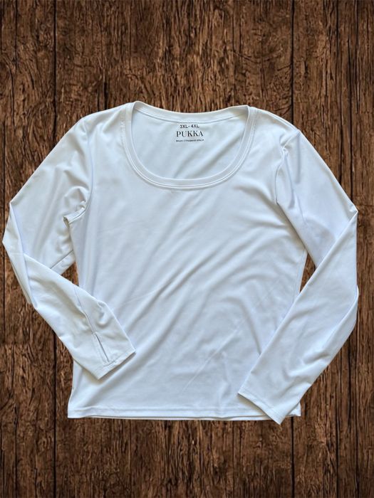 Білий лонгслів..