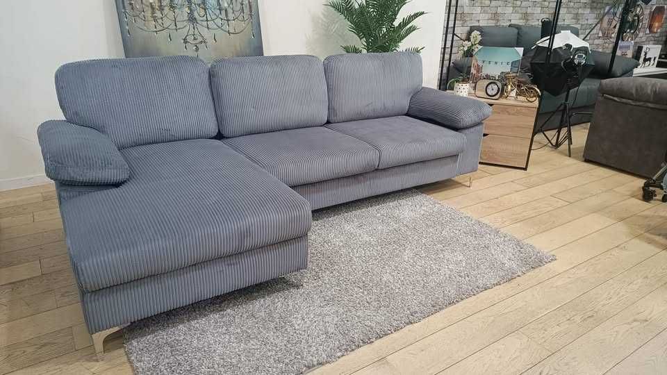 LIQUIDAÇAO Sofá grande e resistente de veludo cinzento  401€